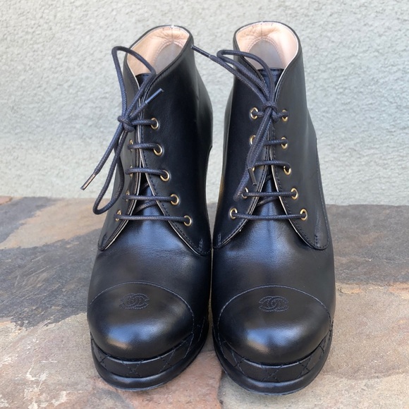 Chanel platform lace up ankle booties - Picture 4 of 8